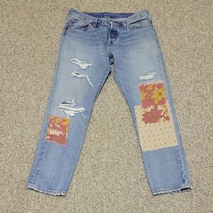 Levi's CT Light Blue Jeans W/Floral Patches. 501 Distressed. Sz 27 X 28